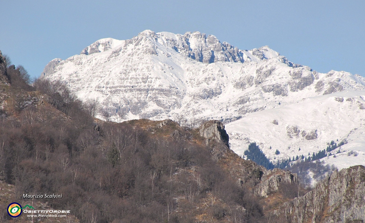 13 Il dentellato Zuccone dei Campelli....JPG